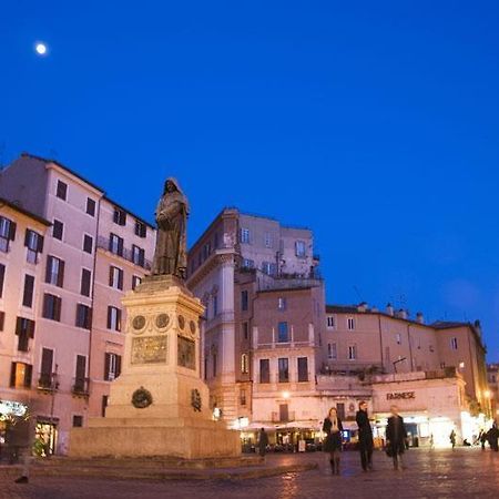 Casa Vacanze Campo De' Fiori Рим Экстерьер фото